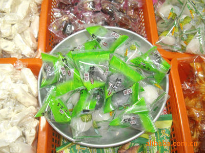 【臺(tái)灣特產(chǎn) 時(shí)尚飲食新法則 養(yǎng)生竹炭咖啡餡麻薯 散裝稱(chēng)算更劃算】?jī)r(jià)格,廠家,圖片,餅干、薄餅,廈門(mén)市臺(tái)味佳商貿(mào)-